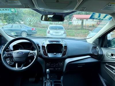 2017 Ford Escape SE   - Photo 7 - Gainesville, GA 30501