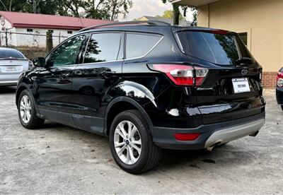 2017 Ford Escape SE   - Photo 4 - Gainesville, GA 30501