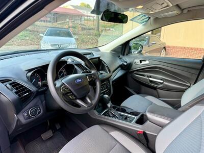 2017 Ford Escape SE   - Photo 8 - Gainesville, GA 30501