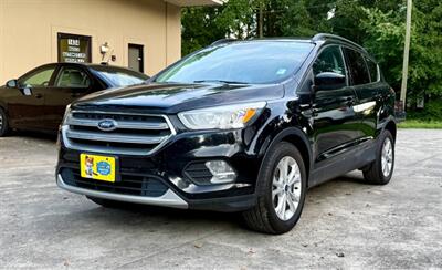 2017 Ford Escape SE   - Photo 2 - Gainesville, GA 30501