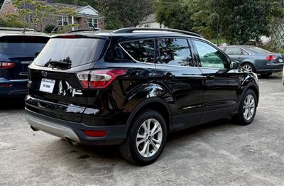 2017 Ford Escape SE   - Photo 5 - Gainesville, GA 30501