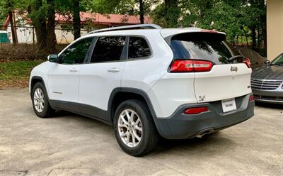2018 Jeep Cherokee LATITUDE   - Photo 8 - Gainesville, GA 30501