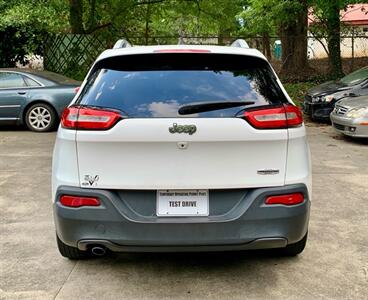 2018 Jeep Cherokee LATITUDE   - Photo 7 - Gainesville, GA 30501