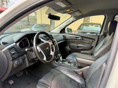 2012 Chevrolet Traverse LT   - Photo 6 - Gainesville, GA 30501