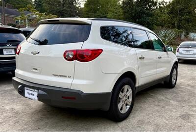 2012 Chevrolet Traverse LT   - Photo 4 - Gainesville, GA 30501