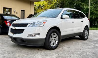 2012 Chevrolet Traverse LT   - Photo 2 - Gainesville, GA 30501