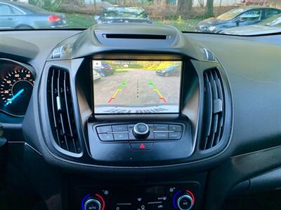 2018 Ford Escape SE   - Photo 14 - Gainesville, GA 30501