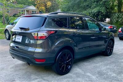 2018 Ford Escape SE   - Photo 4 - Gainesville, GA 30501