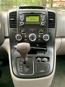 2014 Kia Sedona LX   - Photo 15 - Gainesville, GA 30501