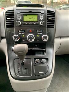 2014 Kia Sedona LX   - Photo 14 - Gainesville, GA 30501