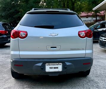 2012 Chevrolet Traverse LS   - Photo 5 - Gainesville, GA 30501