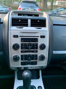 2011 Ford Escape XLT   - Photo 14 - Gainesville, GA 30501