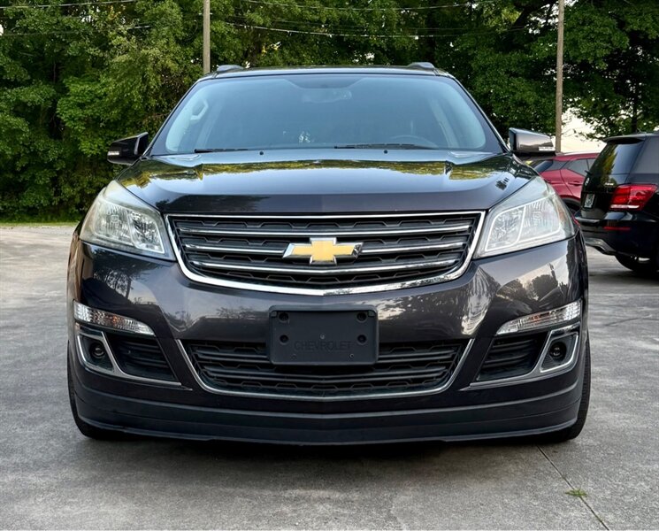 2016 Chevrolet Traverse LT   - Photo 1 - Gainesville, GA 30501