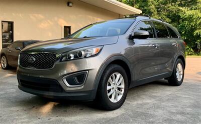 2016 Kia Sorento L   - Photo 1 - Gainesville, GA 30501