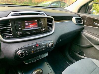 2016 Kia Sorento L   - Photo 12 - Gainesville, GA 30501