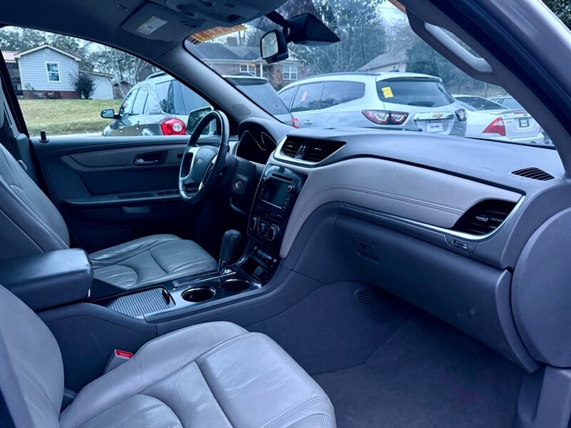 2016 Chevrolet Traverse LTZ - Photo 8 - Gainesville, GA 30501