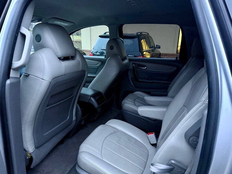 2016 Chevrolet Traverse LTZ - Photo 10 - Gainesville, GA 30501