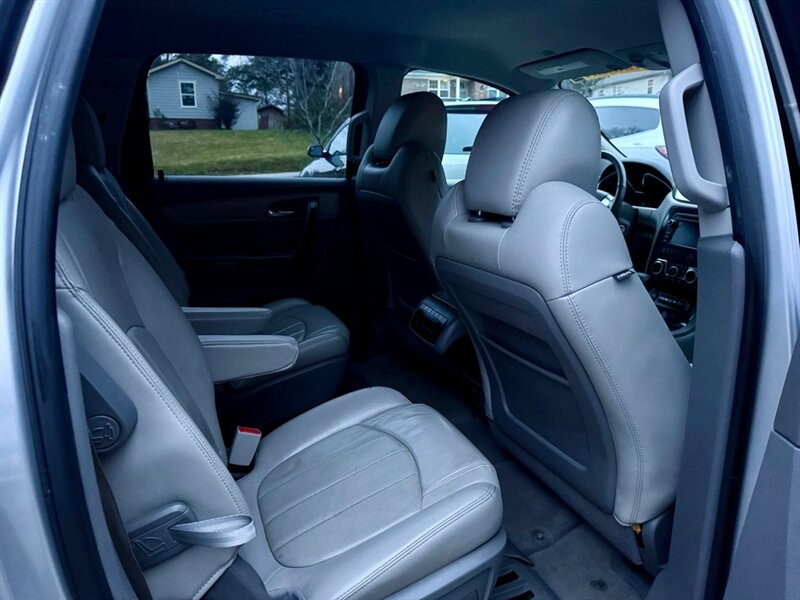 2016 Chevrolet Traverse LTZ - Photo 11 - Gainesville, GA 30501