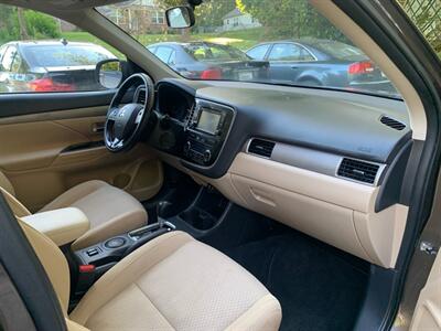 2016 Mitsubishi Outlander SE   - Photo 11 - Gainesville, GA 30501