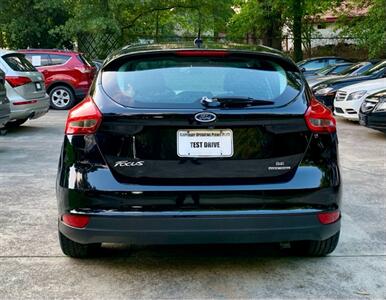 2016 Ford Focus SE   - Photo 6 - Gainesville, GA 30501