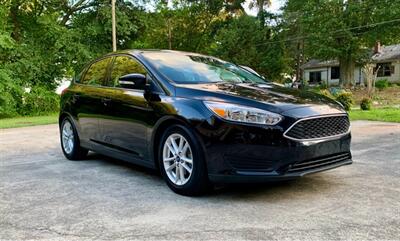 2016 Ford Focus SE   - Photo 2 - Gainesville, GA 30501