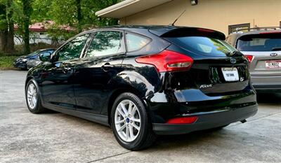2016 Ford Focus SE   - Photo 5 - Gainesville, GA 30501