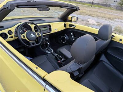 2014 Volkswagen Beetle Convertible 1.8T PZEV  Beetle - Photo 13 - Garland, TX 75041