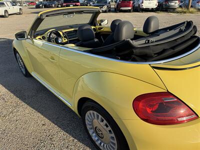 2014 Volkswagen Beetle Convertible 1.8T PZEV  Beetle - Photo 9 - Garland, TX 75041