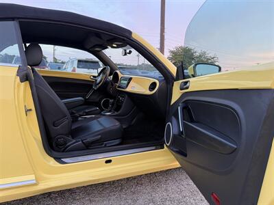 2014 Volkswagen Beetle Convertible 1.8T PZEV  Beetle - Photo 16 - Garland, TX 75041