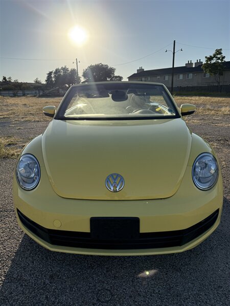 2014 Volkswagen Beetle Convertible 1.8T PZEV  Beetle - Photo 1 - Garland, TX 75041