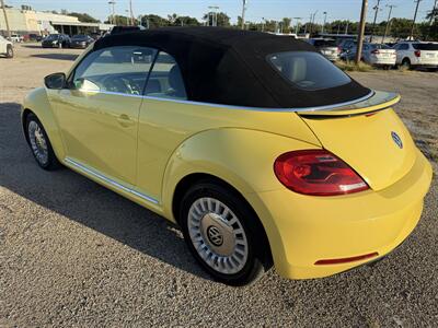 2014 Volkswagen Beetle Convertible 1.8T PZEV  Beetle - Photo 4 - Garland, TX 75041