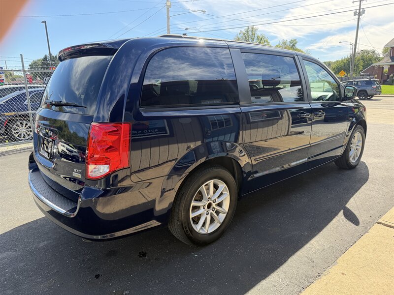 2015 Dodge Grand Caravan SXT - Photo 15 - Canton, OH 44707