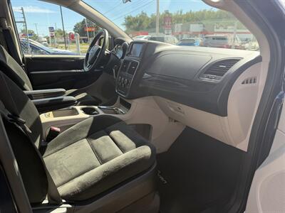 2015 Dodge Grand Caravan SXT - Photo 18 - Canton, OH 44707