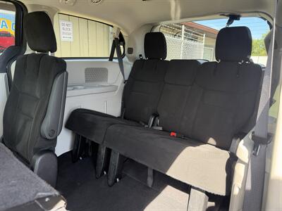 2015 Dodge Grand Caravan SXT - Photo 11 - Canton, OH 44707