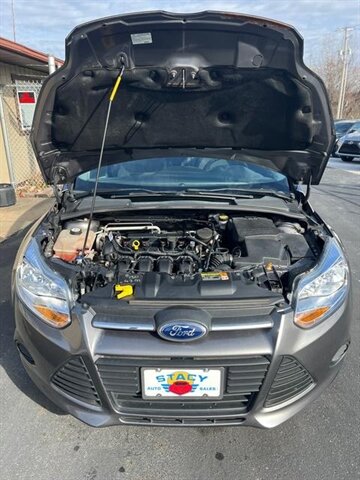 2013 Ford Focus SE - Photo 12 - Canton, OH 44707