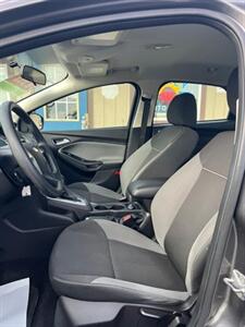 2013 Ford Focus SE - Photo 3 - Canton, OH 44707