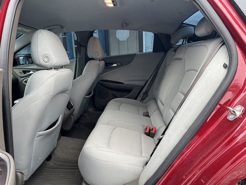 2018 Chevrolet Malibu LT - Photo 10 - Canton, OH 44707