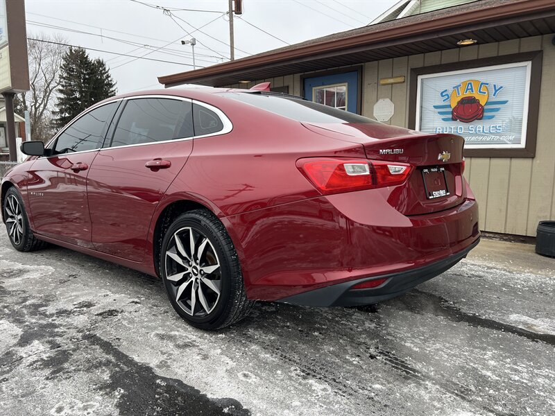 2018 Chevrolet Malibu LT - Photo 11 - Canton, OH 44707