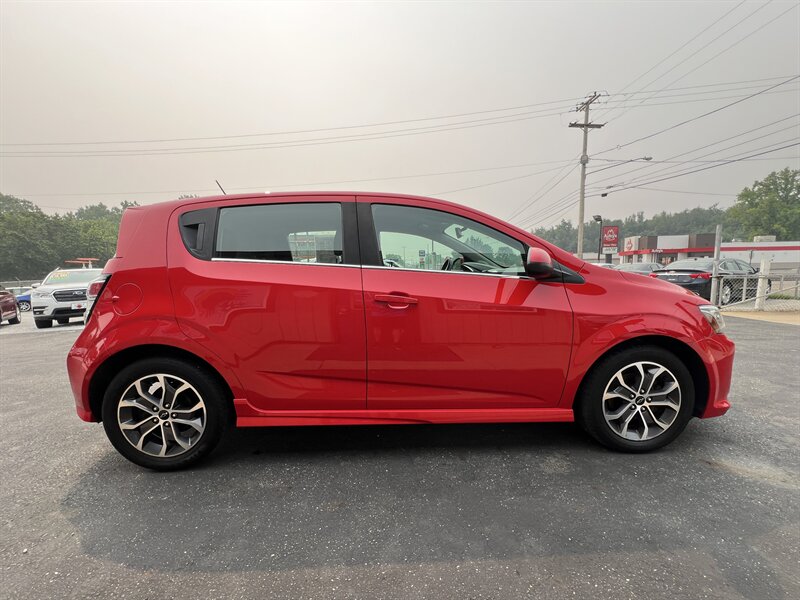 2019 Chevrolet Sonic LT Auto - Photo 17 - Canton, OH 44707