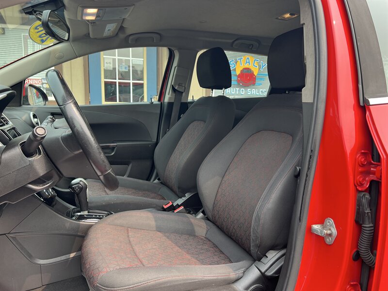 2019 Chevrolet Sonic LT Auto - Photo 5 - Canton, OH 44707