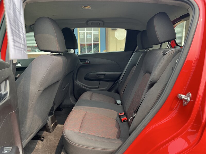 2019 Chevrolet Sonic LT Auto - Photo 12 - Canton, OH 44707