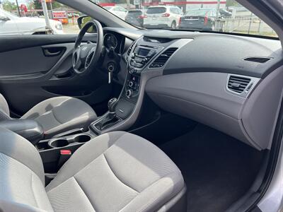 2014 Hyundai ELANTRA SE   - Photo 14 - Canton, OH 44707