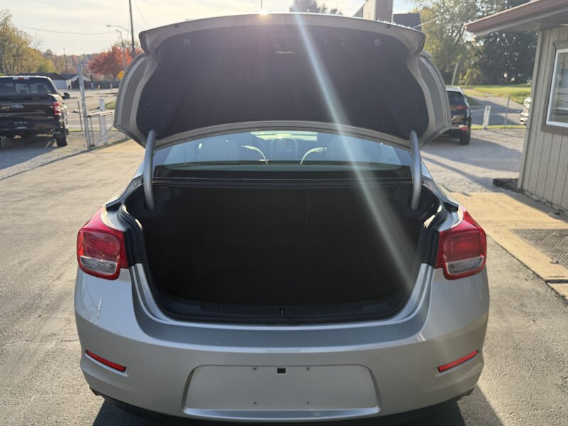 2013 Chevrolet Malibu LS - Photo 13 - Canton, OH 44707