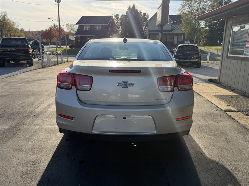 2013 Chevrolet Malibu LS - Photo 12 - Canton, OH 44707
