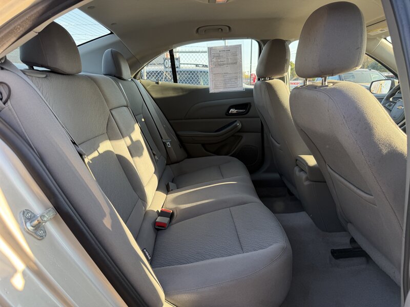2013 Chevrolet Malibu LS - Photo 16 - Canton, OH 44707