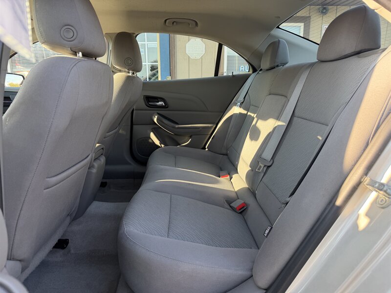 2013 Chevrolet Malibu LS - Photo 10 - Canton, OH 44707