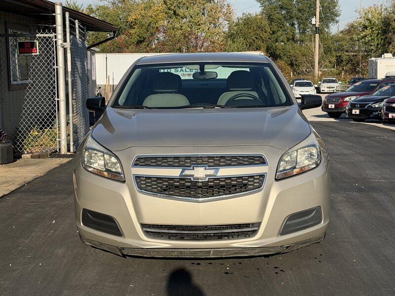 2013 Chevrolet Malibu LS - Photo 4 - Canton, OH 44707