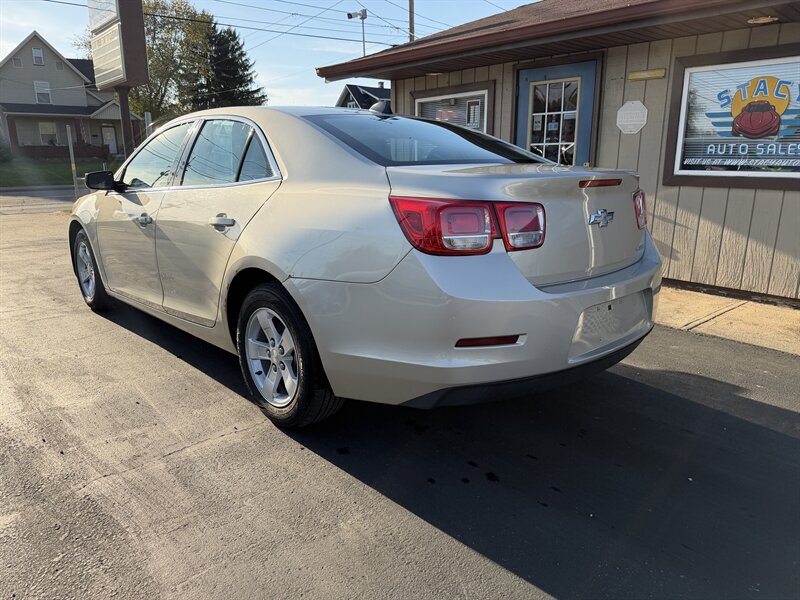 2013 Chevrolet Malibu LS - Photo 11 - Canton, OH 44707