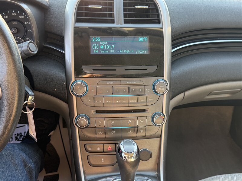 2013 Chevrolet Malibu LS - Photo 9 - Canton, OH 44707