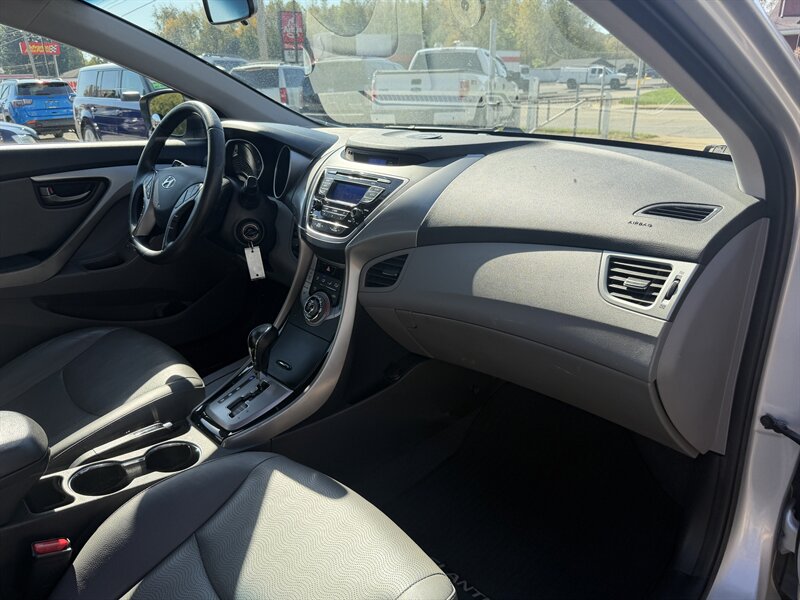 2013 Hyundai ELANTRA GLS - Photo 16 - Canton, OH 44707